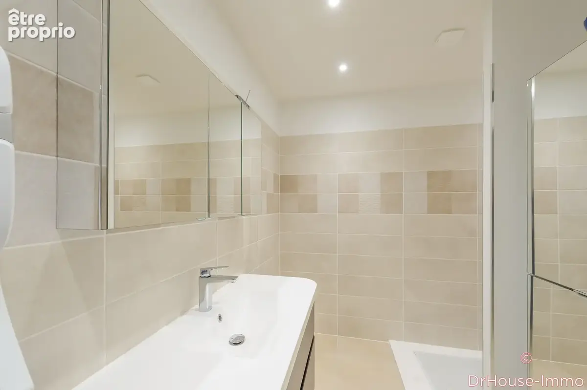 Appartement 3 pièces 82 m² à vendre à La Rochelle (17000) - photo 8