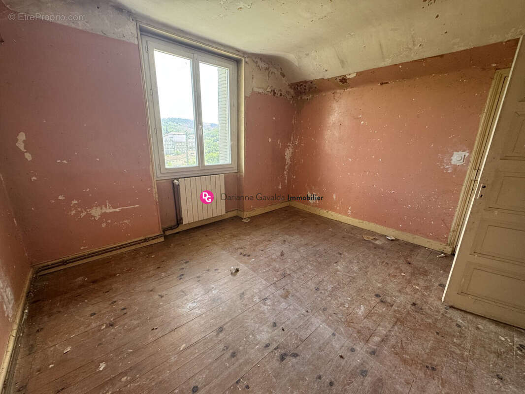 Maison 90 m² à Decazeville  - photo 6