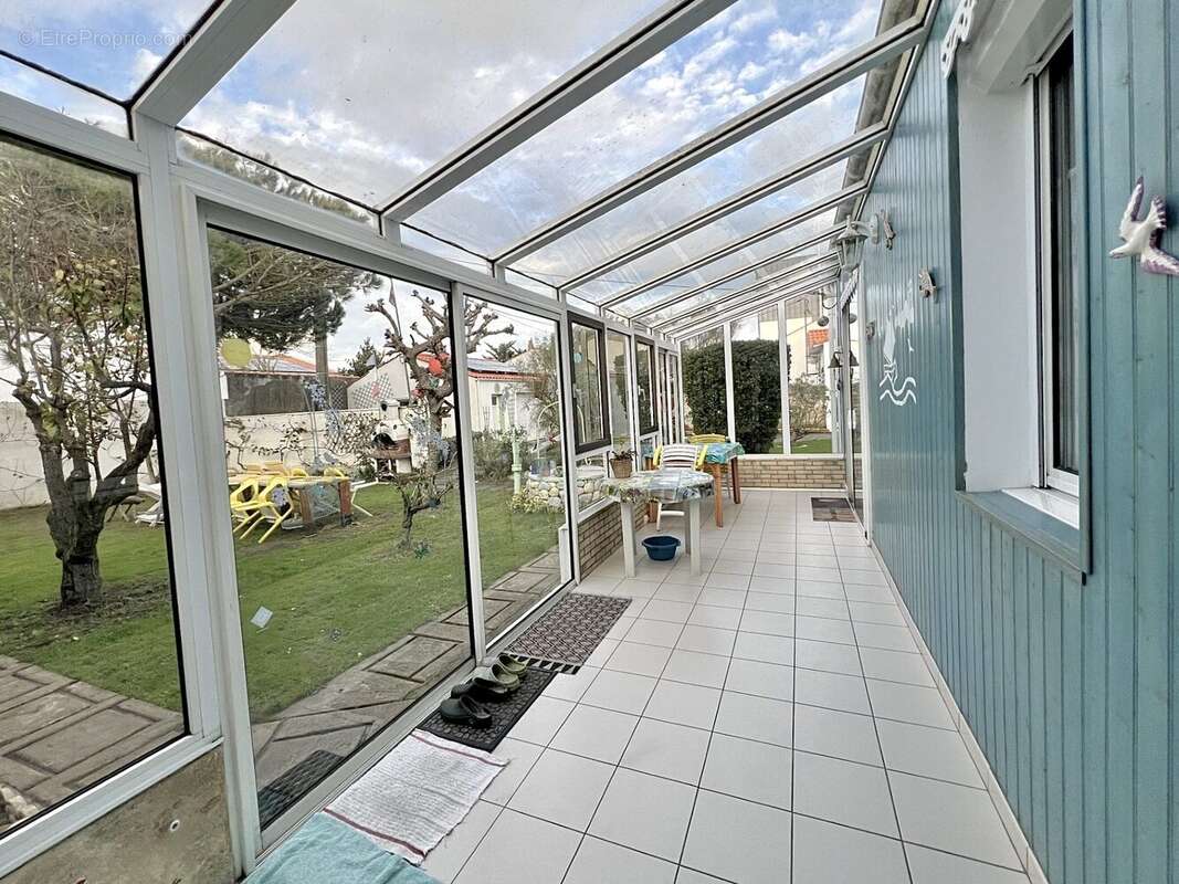 Véranda - Maison à SAINT-HILAIRE-DE-RIEZ