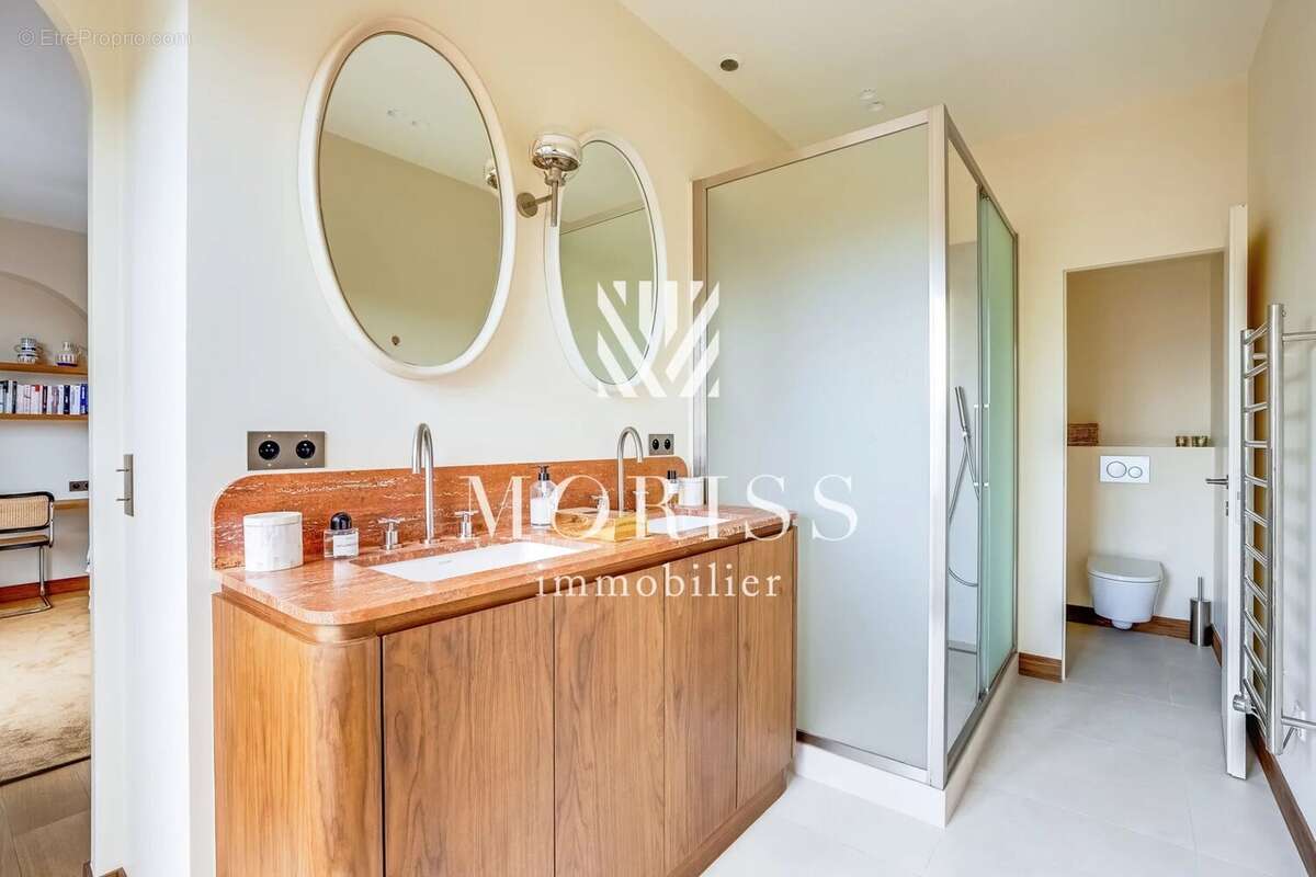 Appartement à NEUILLY-SUR-SEINE
