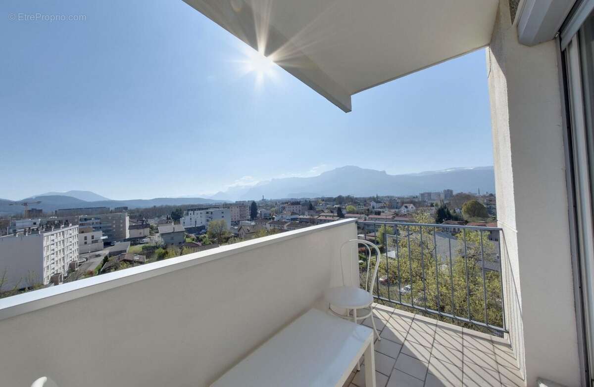 Appartement à SAINT-MARTIN-D'HERES