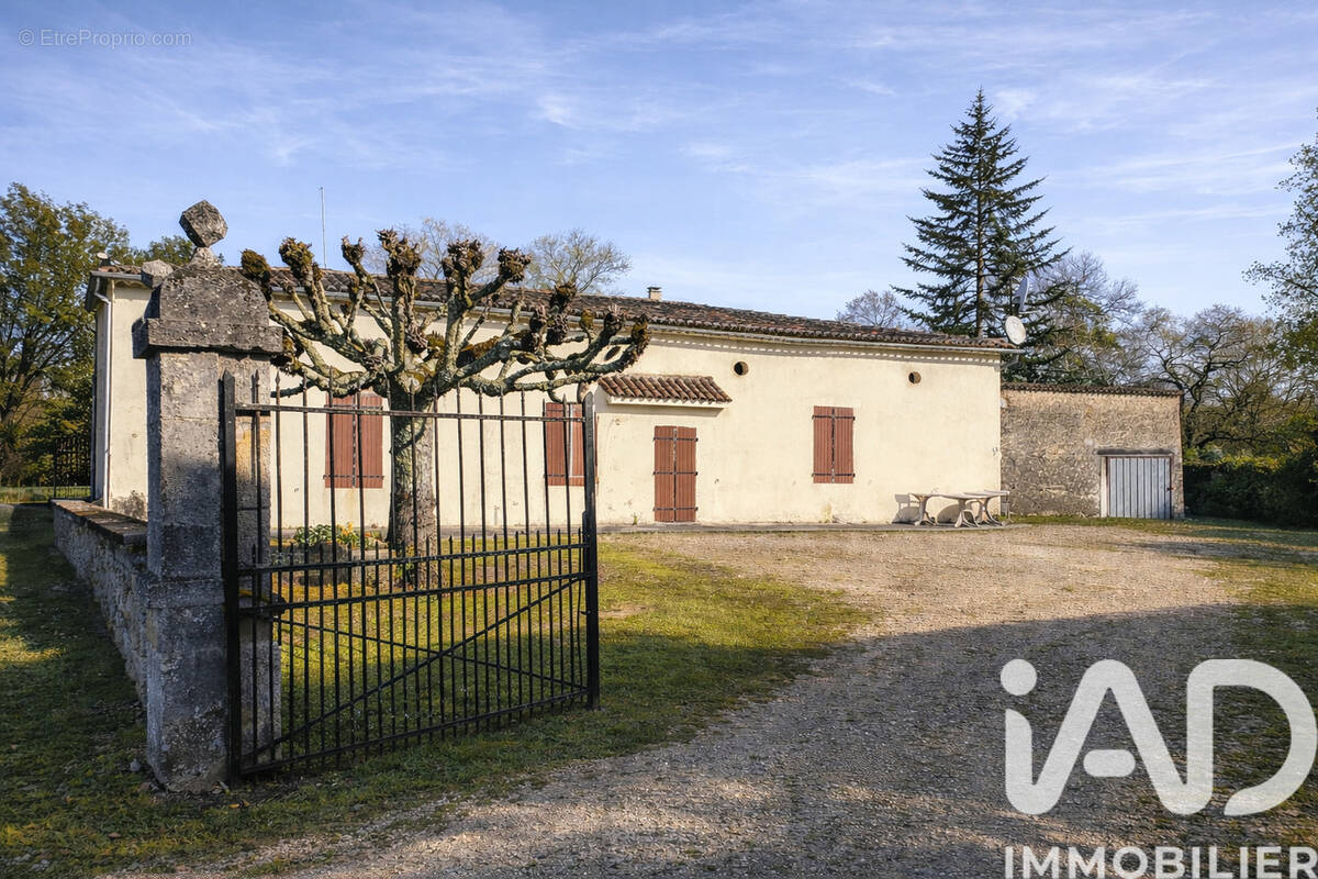 Photo 1 - Maison à MONTGUYON