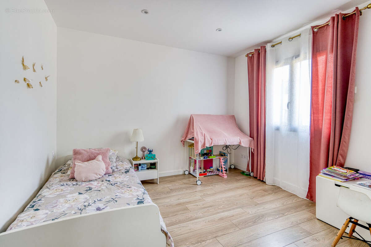 Maison 120 m² à Viriat  - photo 9