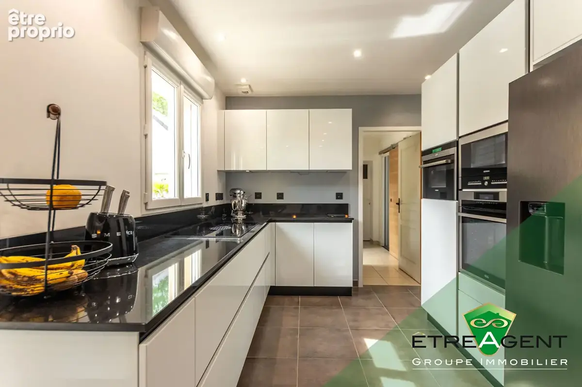 Maison SAINT-HILAIRE-SUR-RISLE - 197 m² - 5 chambres - photo 7