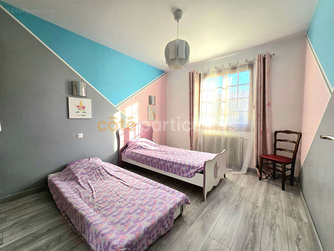 Maison à LA VILLE-AUX-DAMES