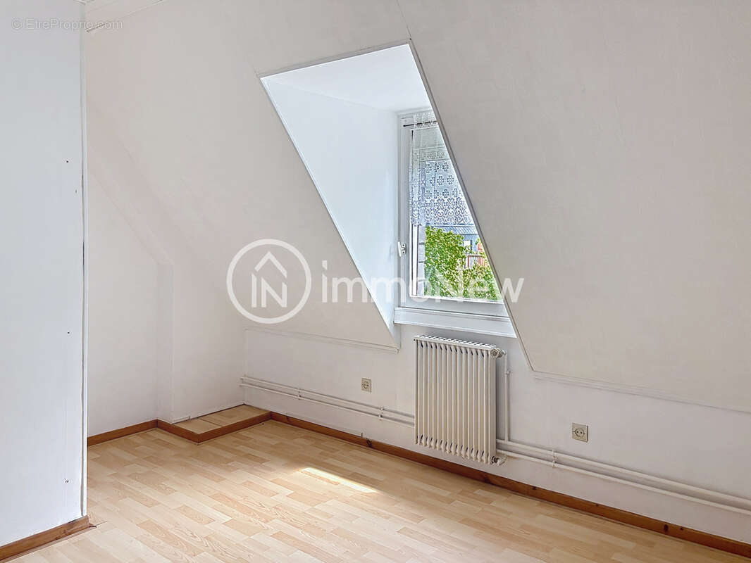 Rare a la vente, maison 230 m2  avec 5 chambres sur un beau terrain de 1700 m2 avec sa vue exceptionnelle - photo 17