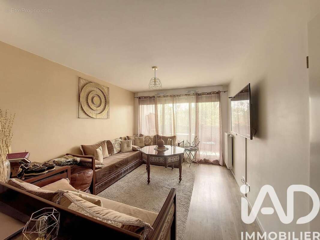 Photo 2 - Appartement à LA COURNEUVE