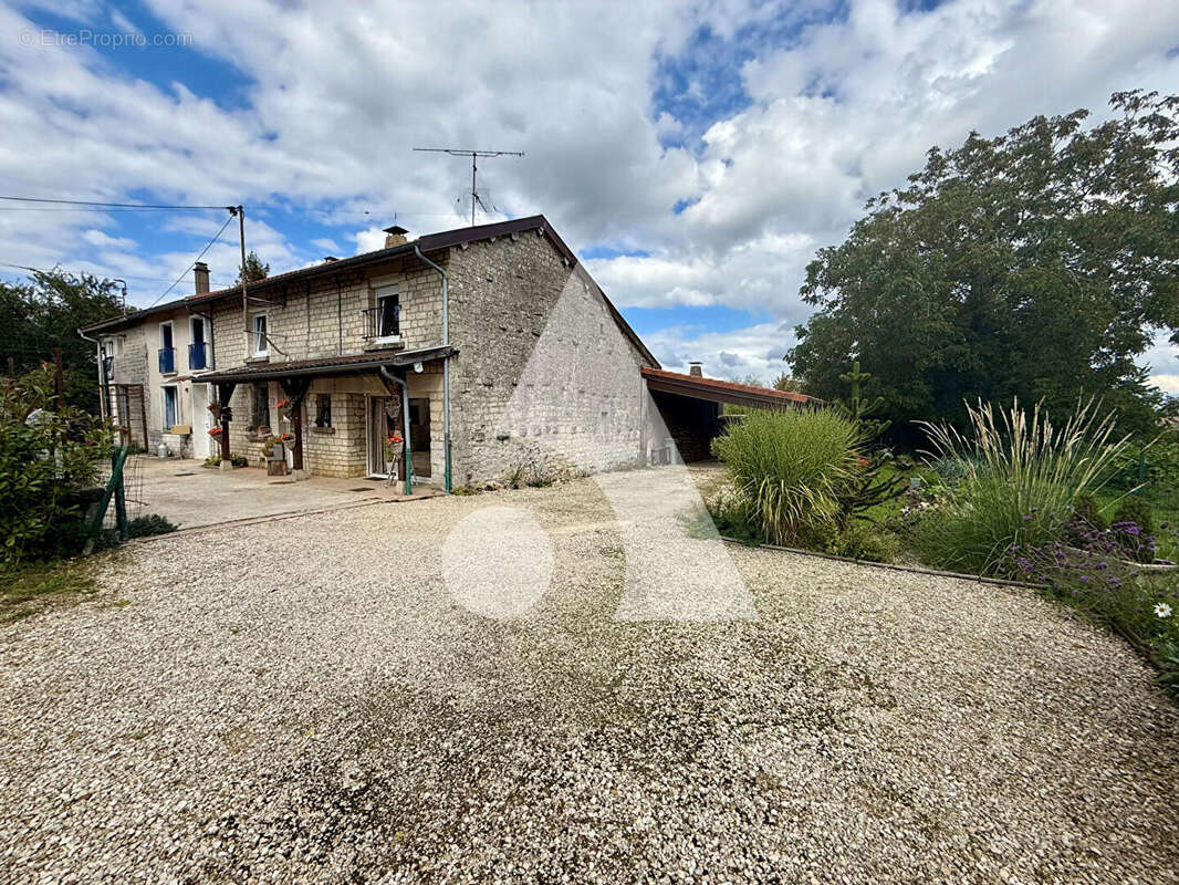 Maison à BRAUVILLIERS