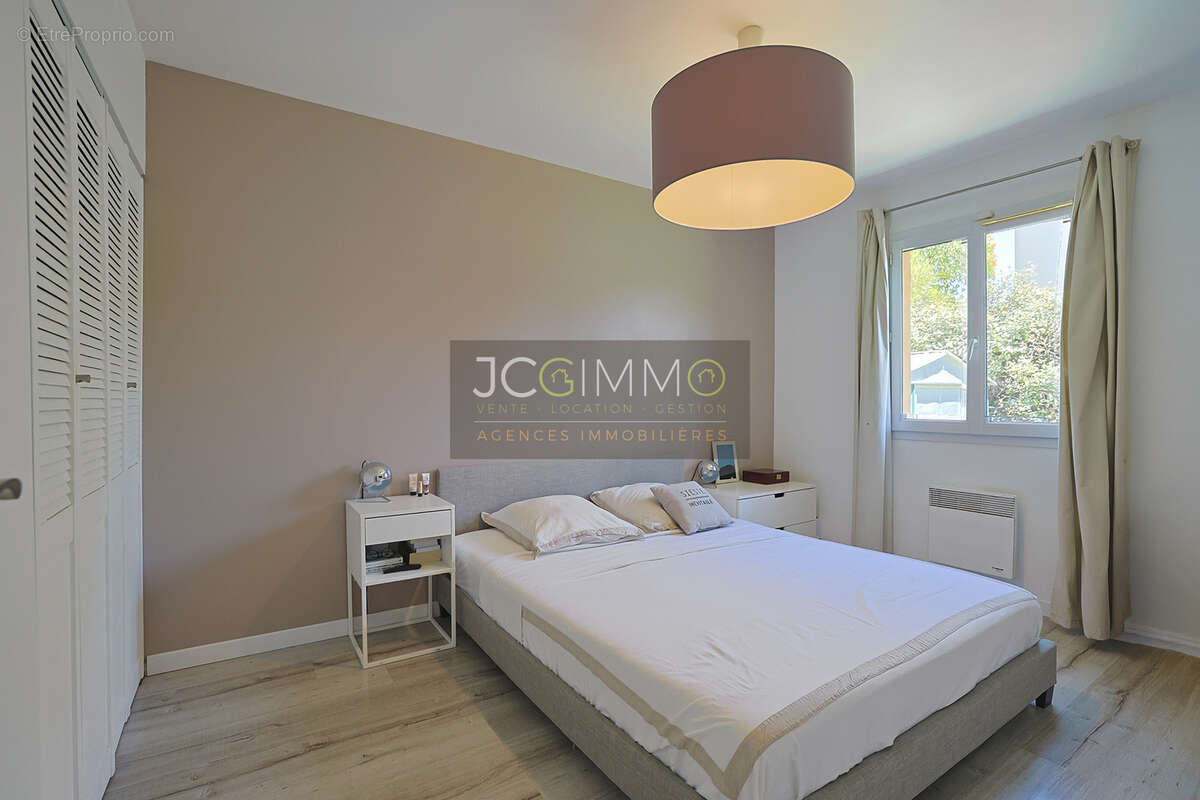 Villa T4 de plain-pied avec piscine et garage ! - photo 15