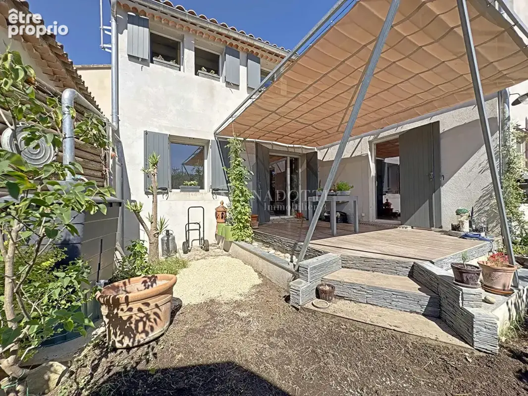 Maison à CADENET