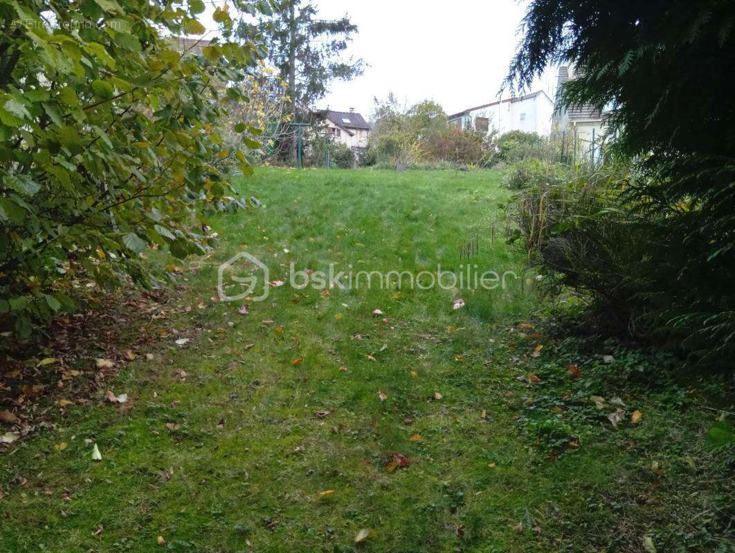 Terrain à NOISY-SUR-OISE