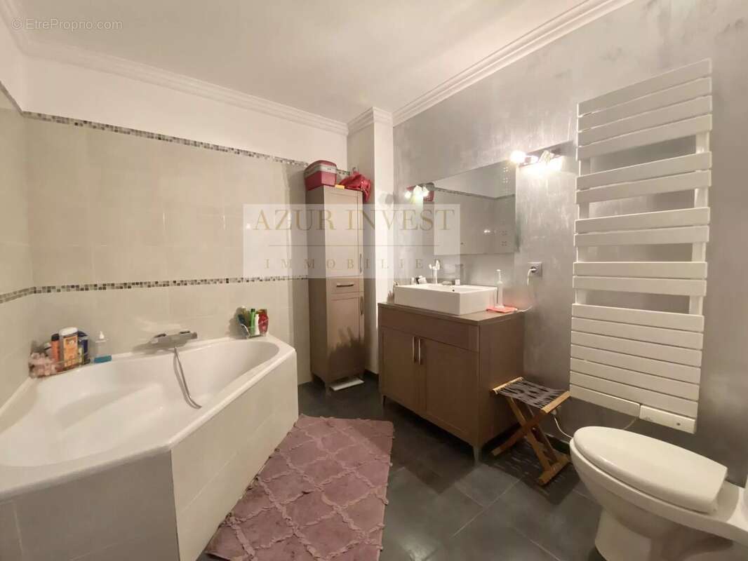 Appartement à ROQUEBRUNE-CAP-MARTIN