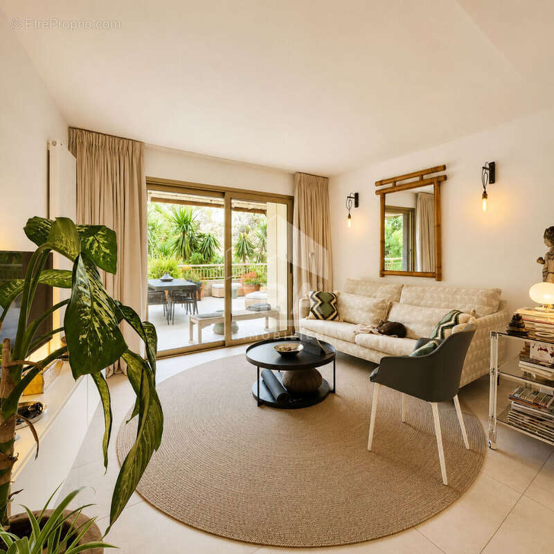 Appartement à LE CANNET