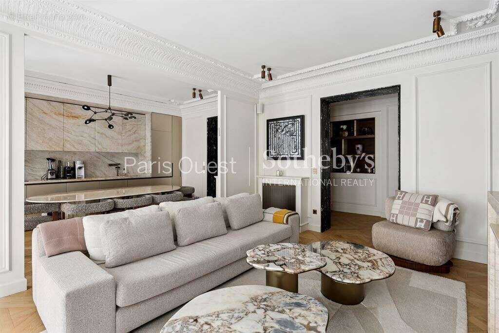 Appartement à NEUILLY-SUR-SEINE