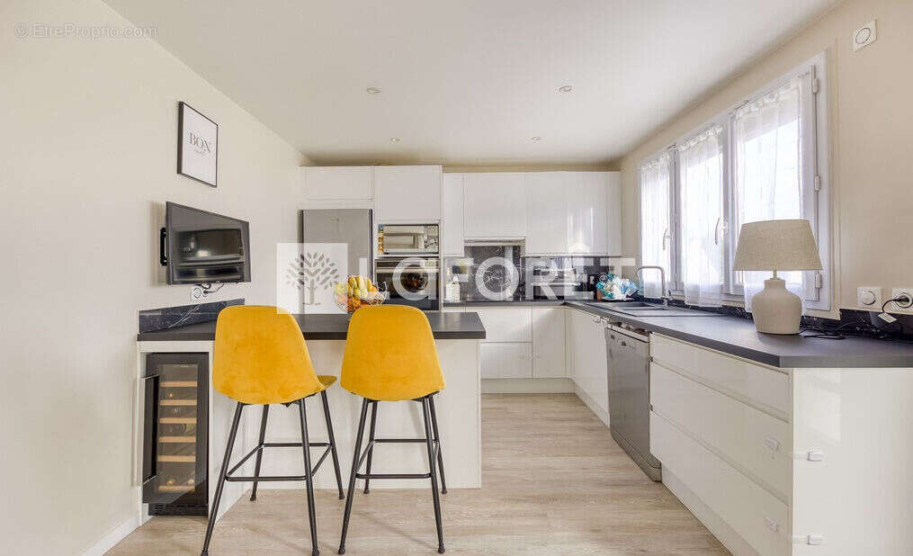 Maison à OZOIR-LA-FERRIERE