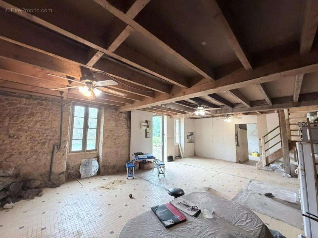 Maison troglodyte 7 pièces avec vaste terrain - photo 4