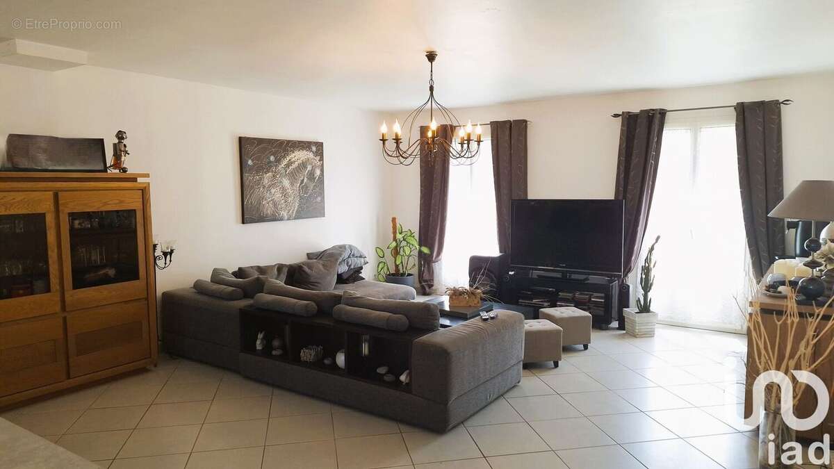 Maison 155 m² à Le Plessis-Hebert  - photo 4