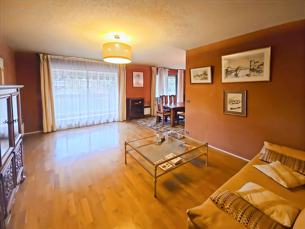 Appartement à VERRIERES-LE-BUISSON