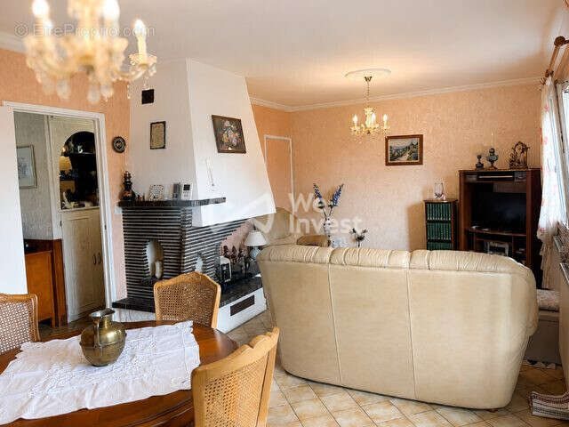 Maison 70 m² à Laroche-Saint-Cydroine  - photo 4