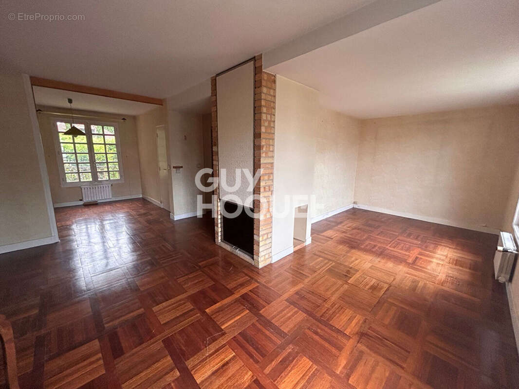 Maison à LES PAVILLONS-SOUS-BOIS