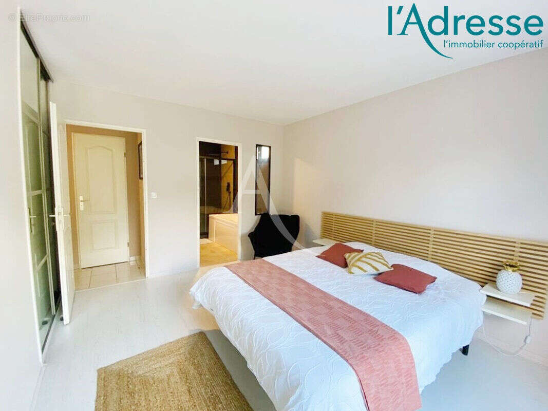 Maison à SAINT-THIBAULT-DES-VIGNES