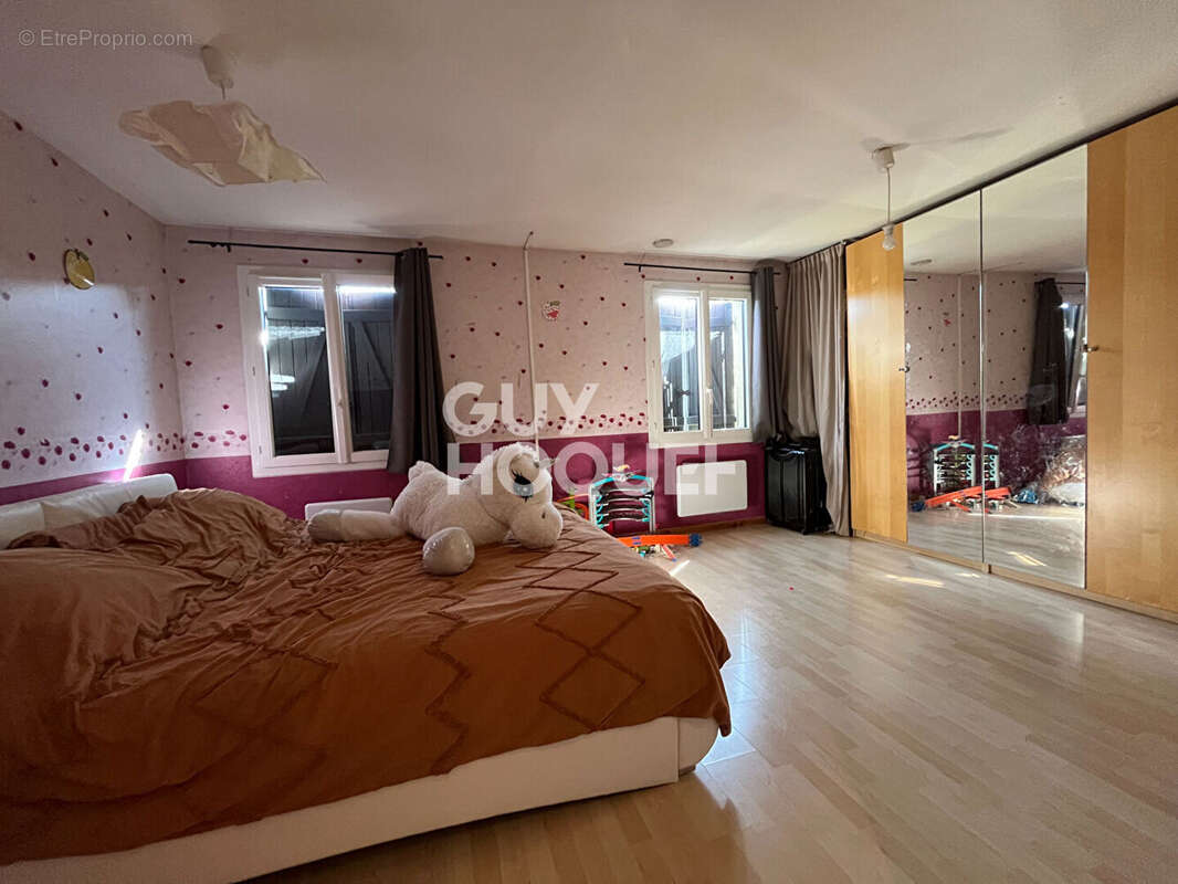 Maison à LA CHAPELLE-LA-REINE