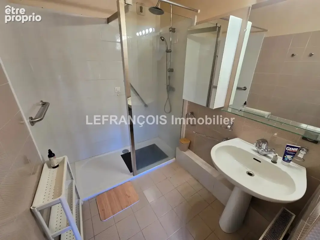 Appartement 2 pièces 38 m² à vendre à Le Cannet (06110) - photo 2