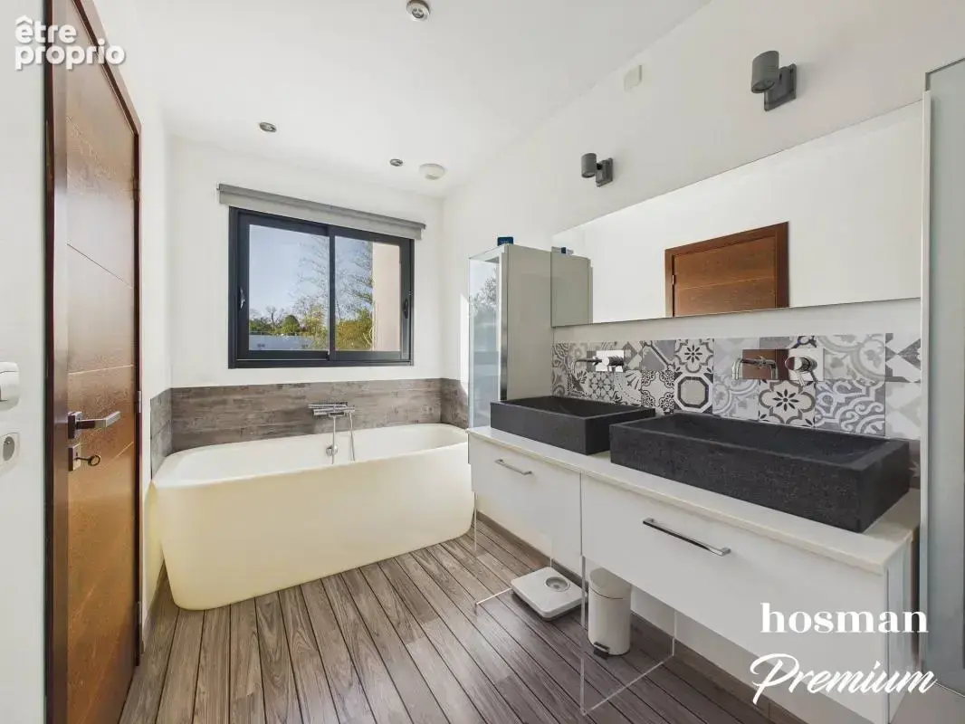 Maison de 160 m² avec piscine, terrasse, garage, dépendance - Stéhélin Bordeaux - photo 12