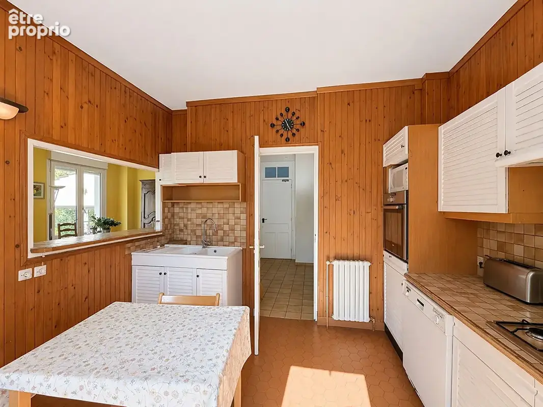 Suresnes - Grande maison familiale 9 pièces  6 chambres de 257 m² , jardin de 493 m², sous-sol de 58 m² - photo 15