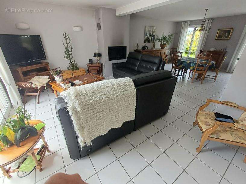Maison à SAINS-EN-AMIENOIS