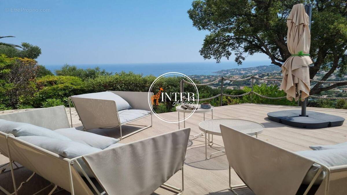 Maison à LES ISSAMBRES