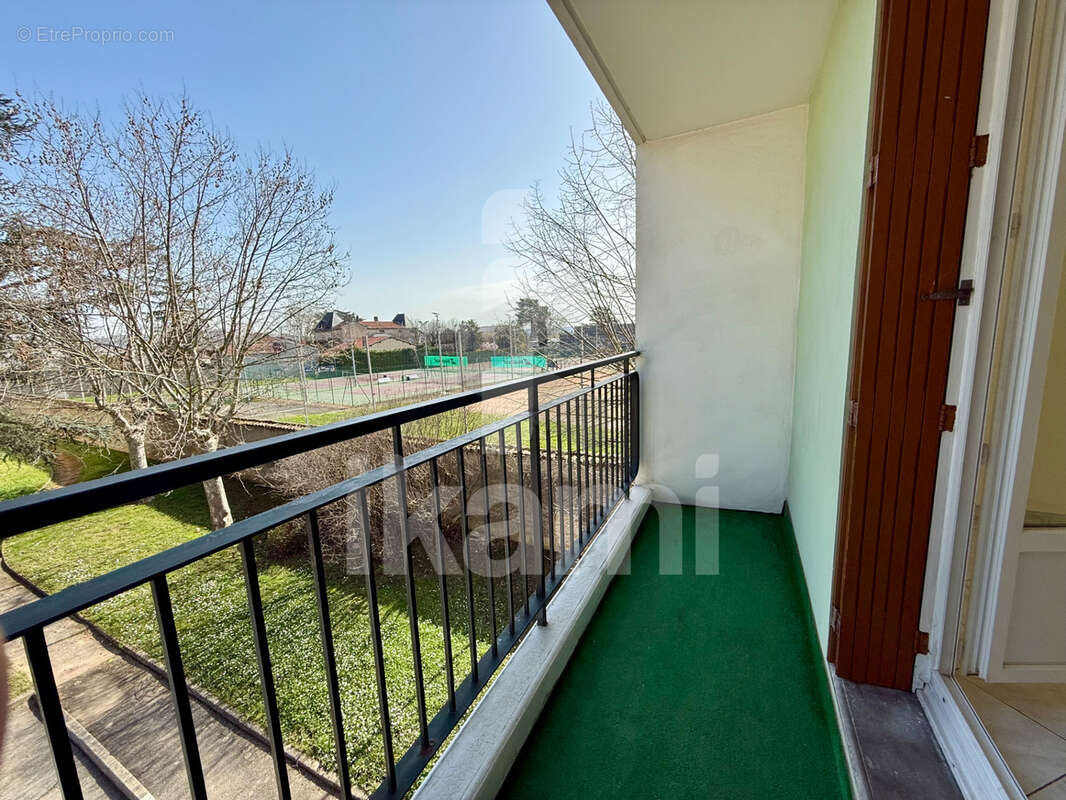 Appartement à PIERRE-BENITE