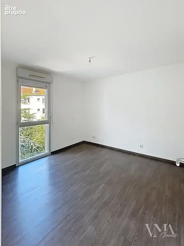 T2 de 45 M2 avec terrasse de 25 M2 étage élevé 69100 Villeurbanne - photo 6