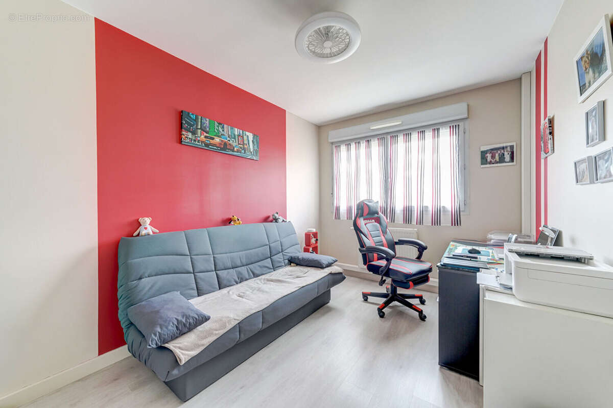 Appartement à DECINES-CHARPIEU