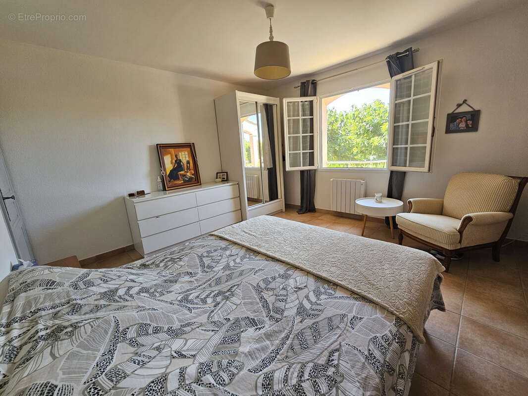 Maison à BAGNOLS-EN-FORET