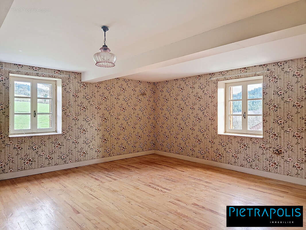 Maison 149 m² à Saint-Racho  - photo 8