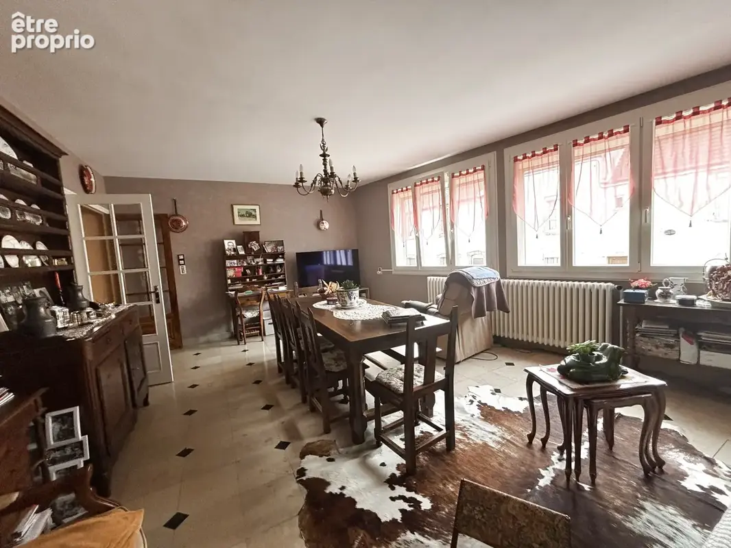 CHATILLON Sur SEINE : Maison de 1960 au centre ville ,130m2 avec sous-sol, garage et petit terrain - photo 8