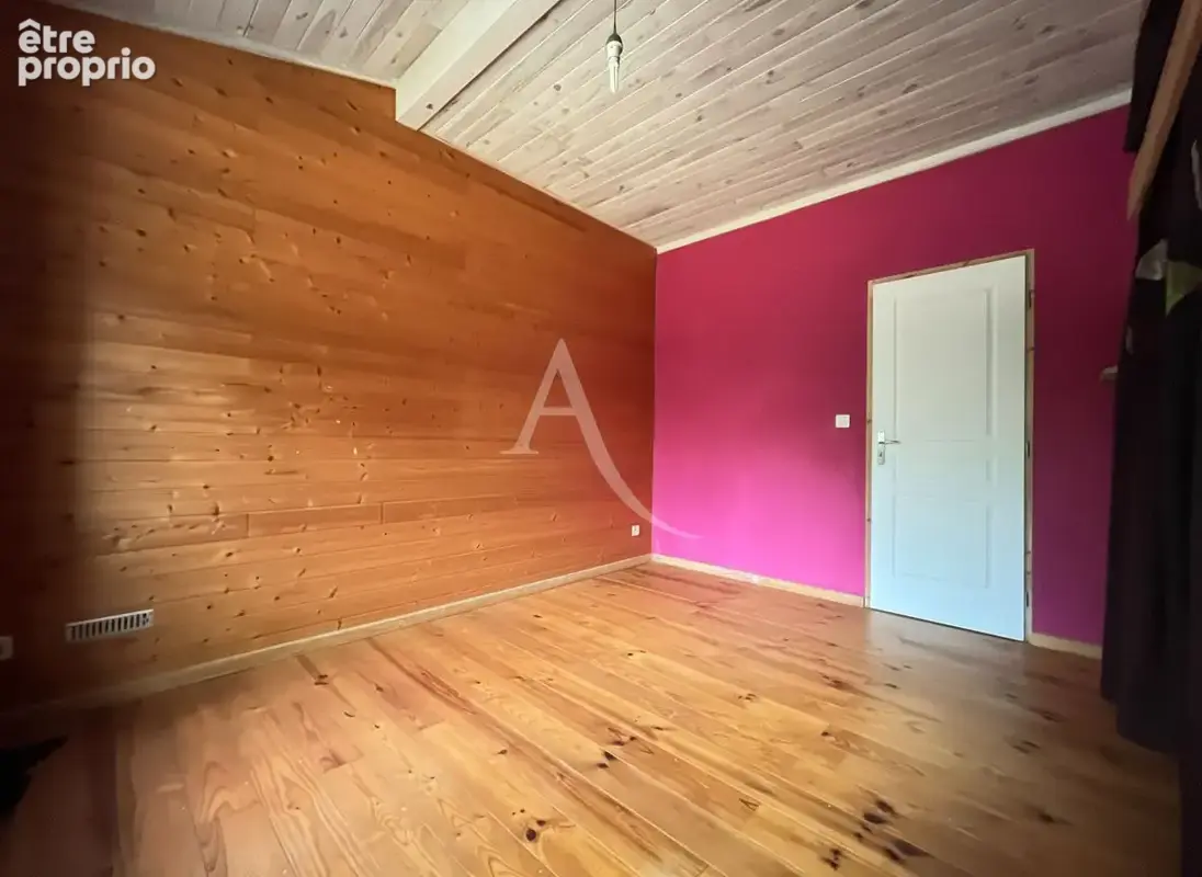 Grande maison familiale de 185m² avec studio indépendant sur plus de 2300m² de terrain ! - photo 10
