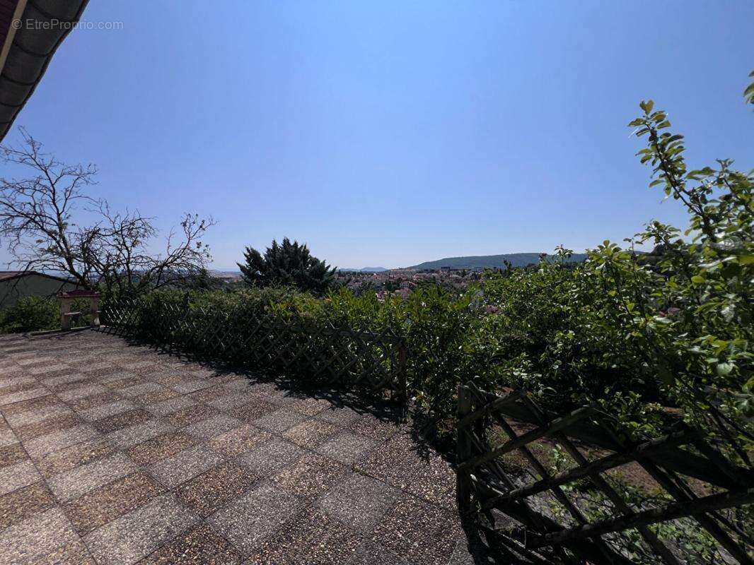 CLERMONT-FERRAND (Vallières) - Opportunité Foncier et Rénovation sur 1 586 m² - photo 12