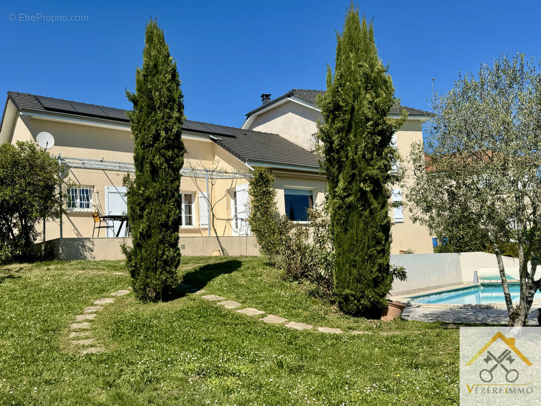 Maison à OBJAT