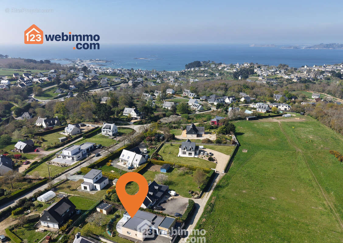 Maison à TREDREZ-LOCQUEMEAU