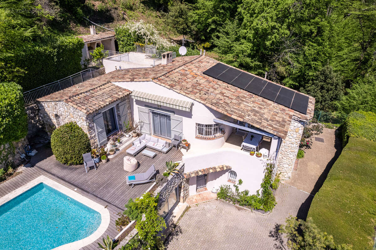 Maison à TOURRETTES-SUR-LOUP
