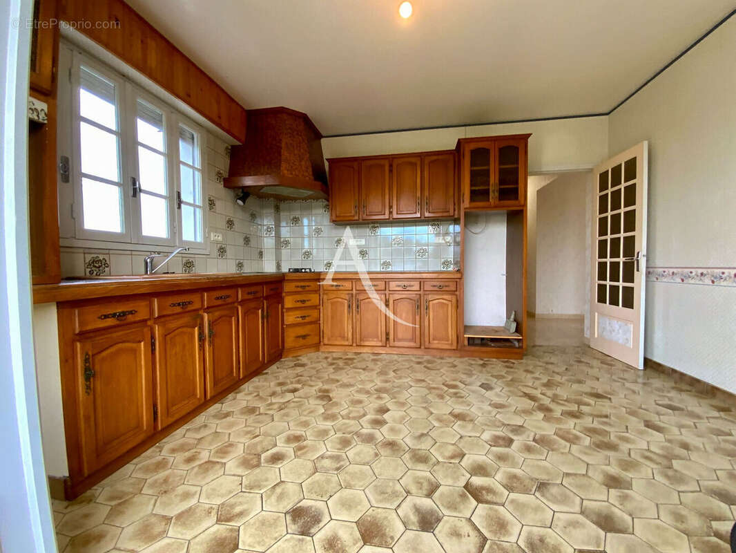 Maison à SAINT-SEVER-DE-SAINTONGE