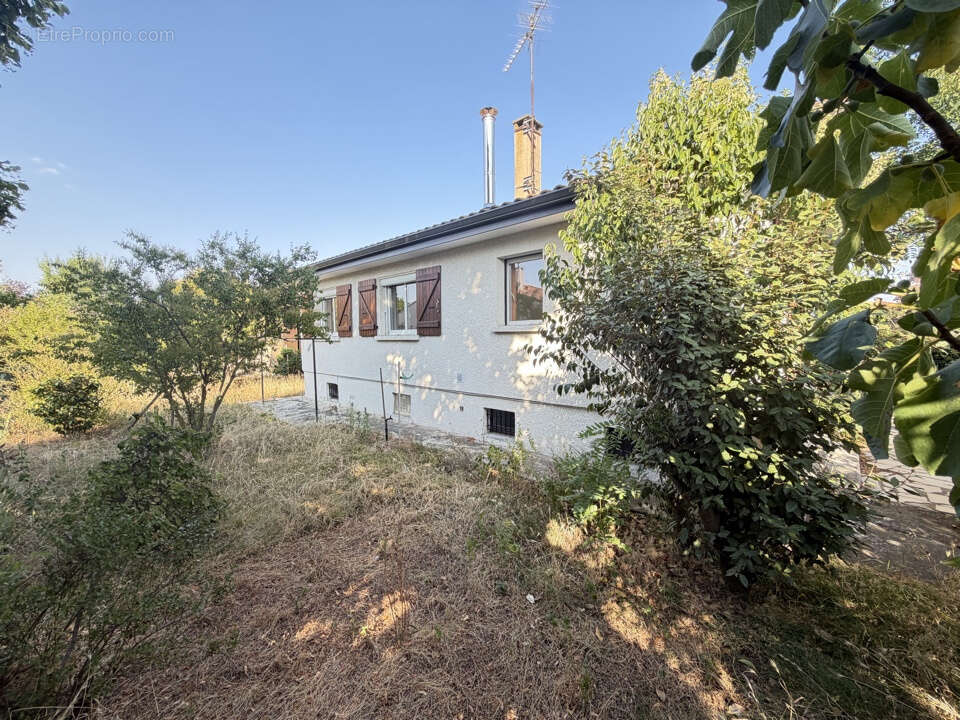 MAISON T5 avec garage (205 M2 de surface utile) et jardin de 544 M2 à Vendre (31270 CUGNAUX) - photo 11