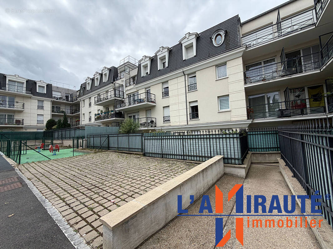 Appartement à SARTROUVILLE