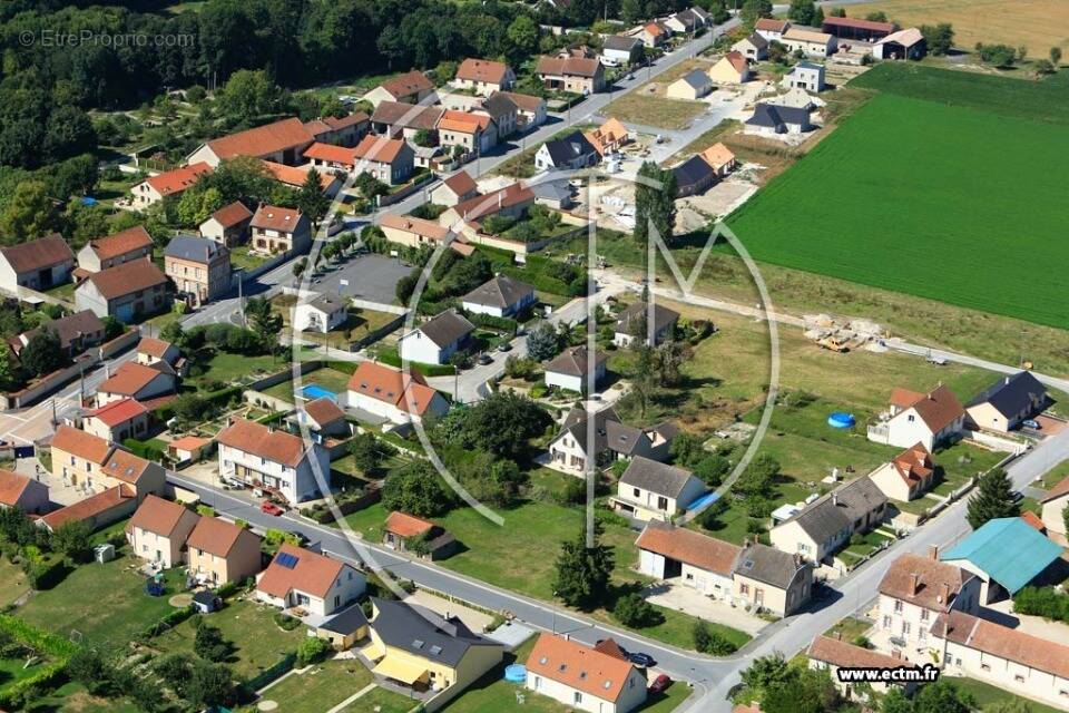 Photo Terrain à Val-De-Vesle au prix de 82 300€