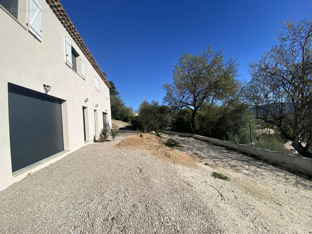Maison 95 m² à Carnoules  - photo 10