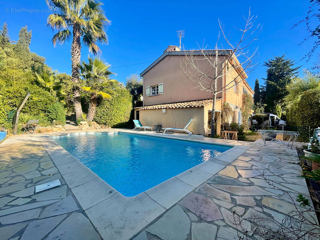 Maison à FREJUS