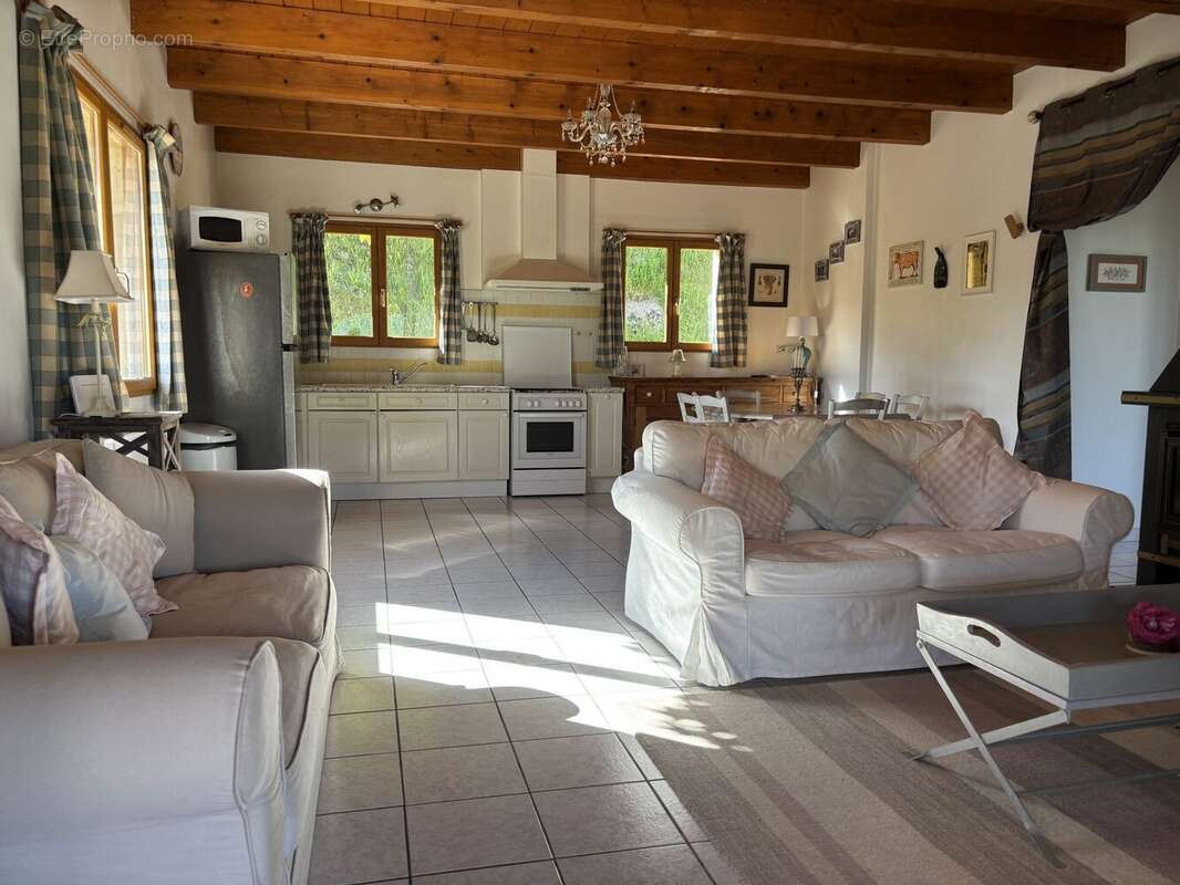 Maison 78 m² à Aizac  - photo 3