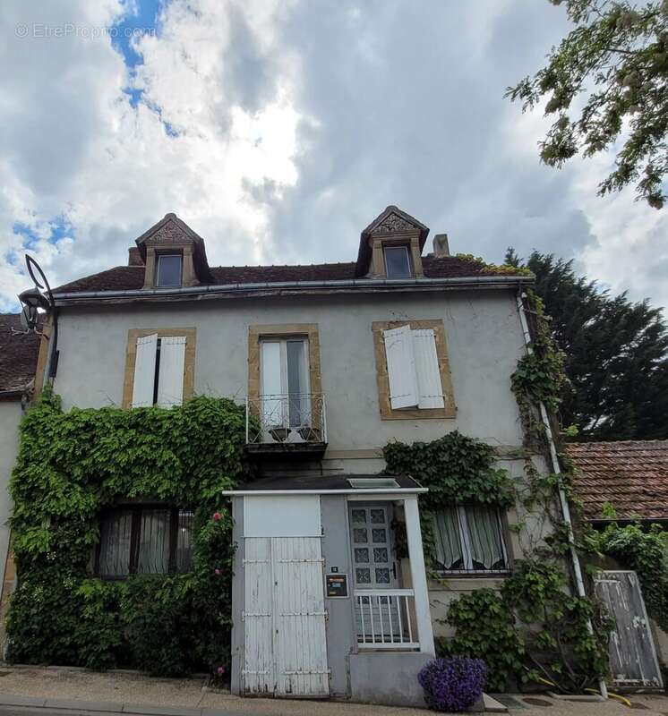 Maison à VOUSSAC